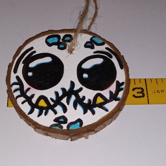 🎯 Cute Handmade, Hand Painted Small Wooden Disc, Hanging Ornament - Picture 8 of 10
